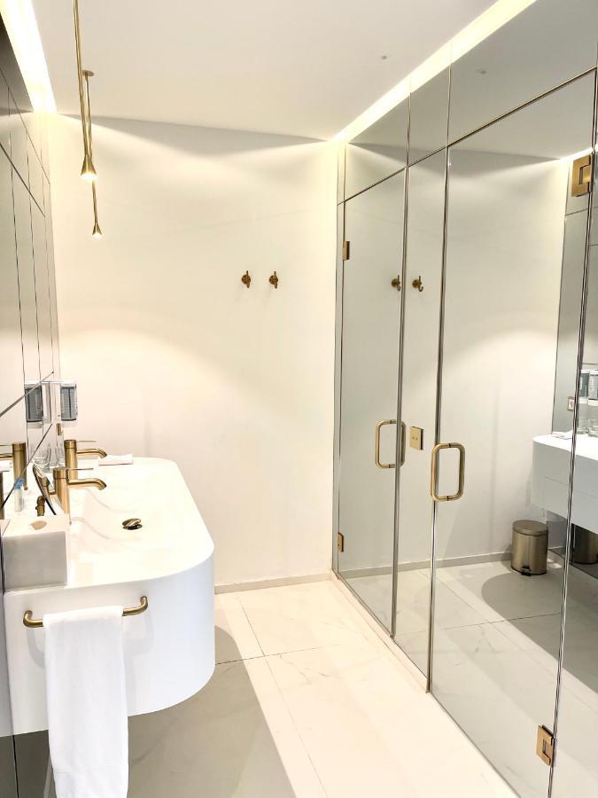 Luxury Suites & Apartments Mondrian Market Square II Varşovia Exterior foto