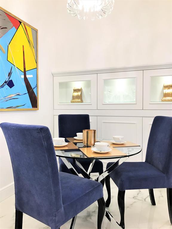 Luxury Suites & Apartments Mondrian Market Square II Varşovia Exterior foto